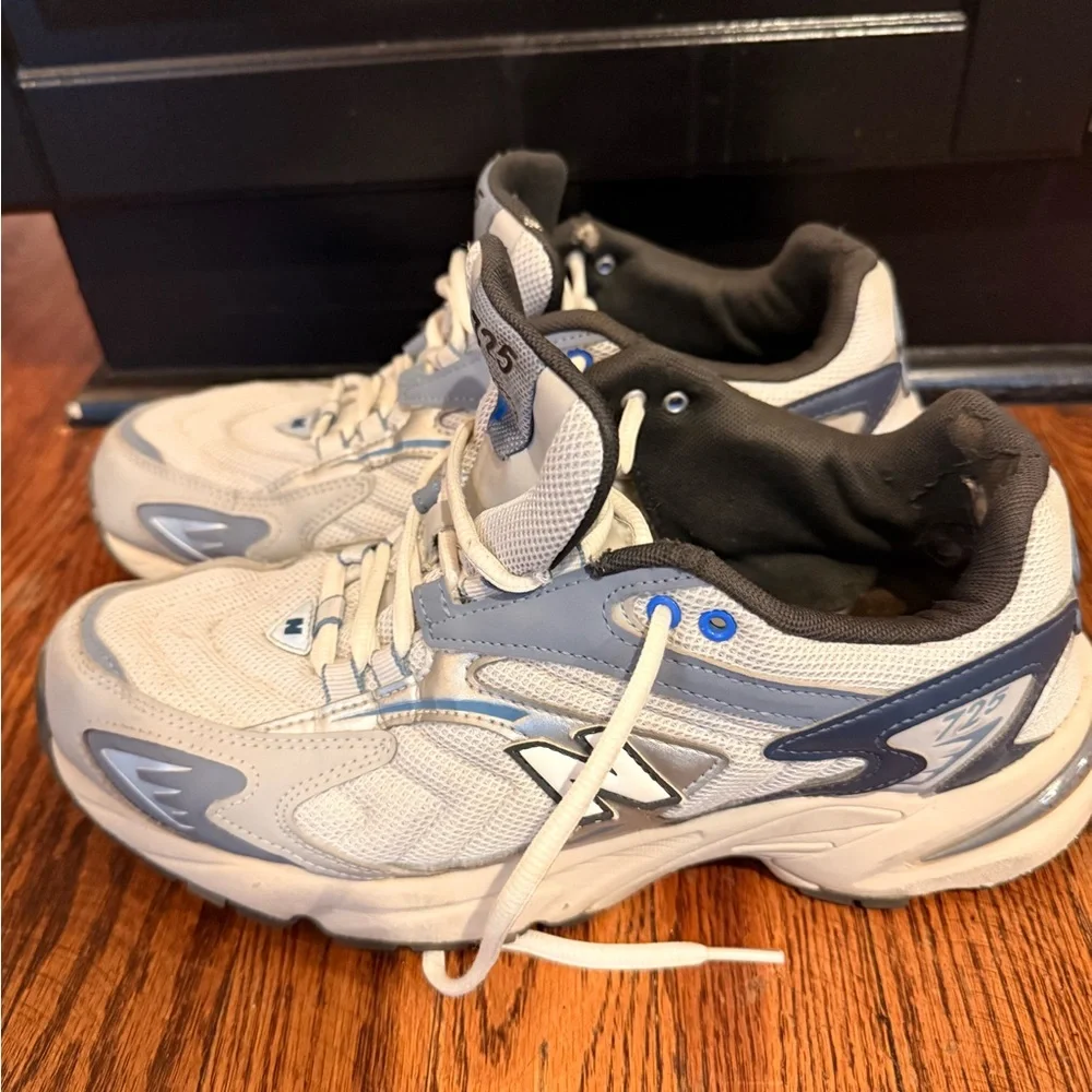 New Balance 725 Men’s 10 White and Blue Athletic Shoes - Picture 2 of 7